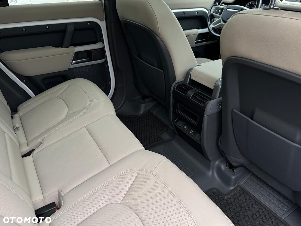 Land Rover Defender 2.0 P300 S - 19