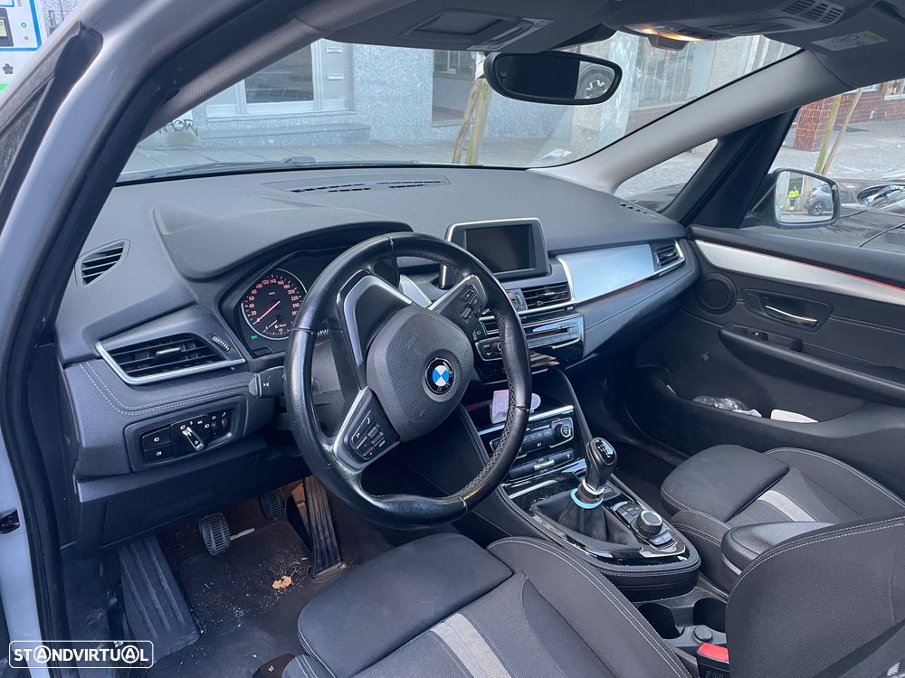 BMW 216 Active Tourer d Line Sport - 6