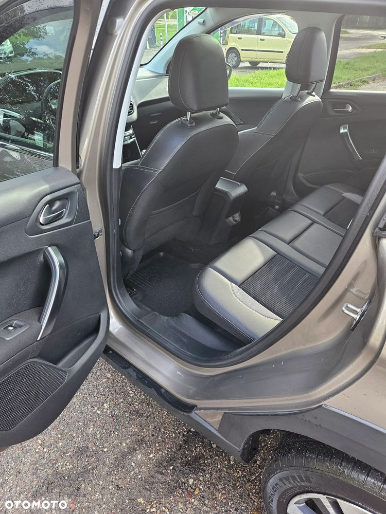 Peugeot 2008 1.2 Pure Tech Allure S&S - 7