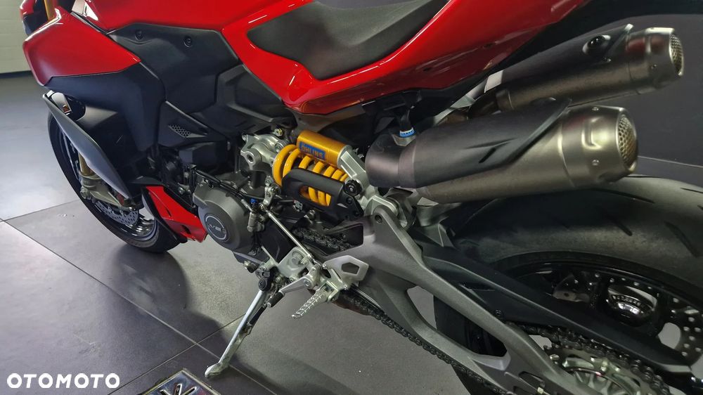 Ducati Streetfighter V2 - 11