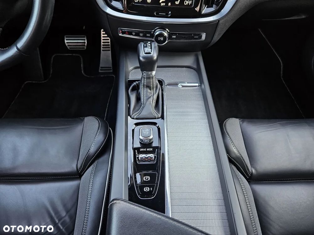 Volvo S60 T4 R-Design - 18