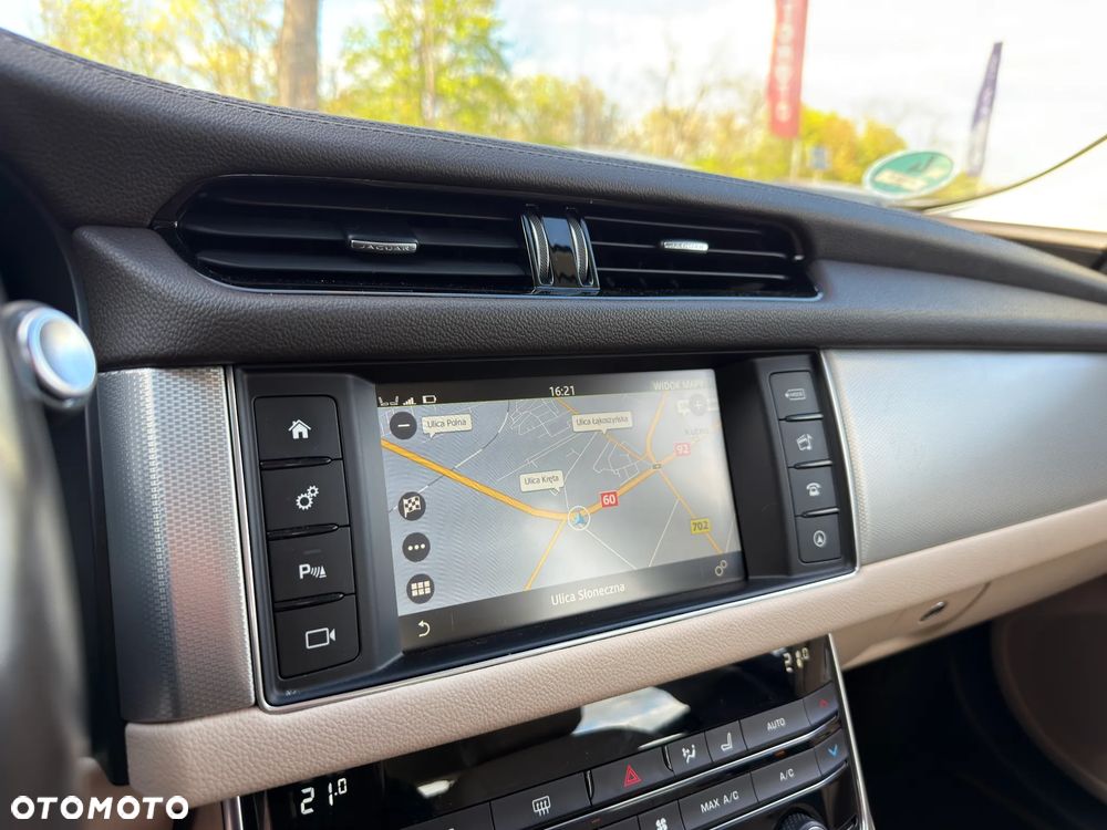 Jaguar XF E-Performance Prestige - 25