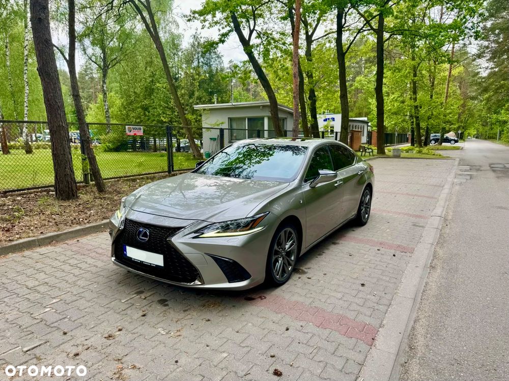 Lexus ES 300h F Sport - 8
