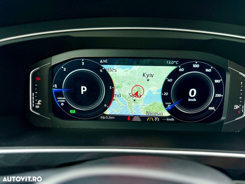 Volkswagen Tiguan - 12