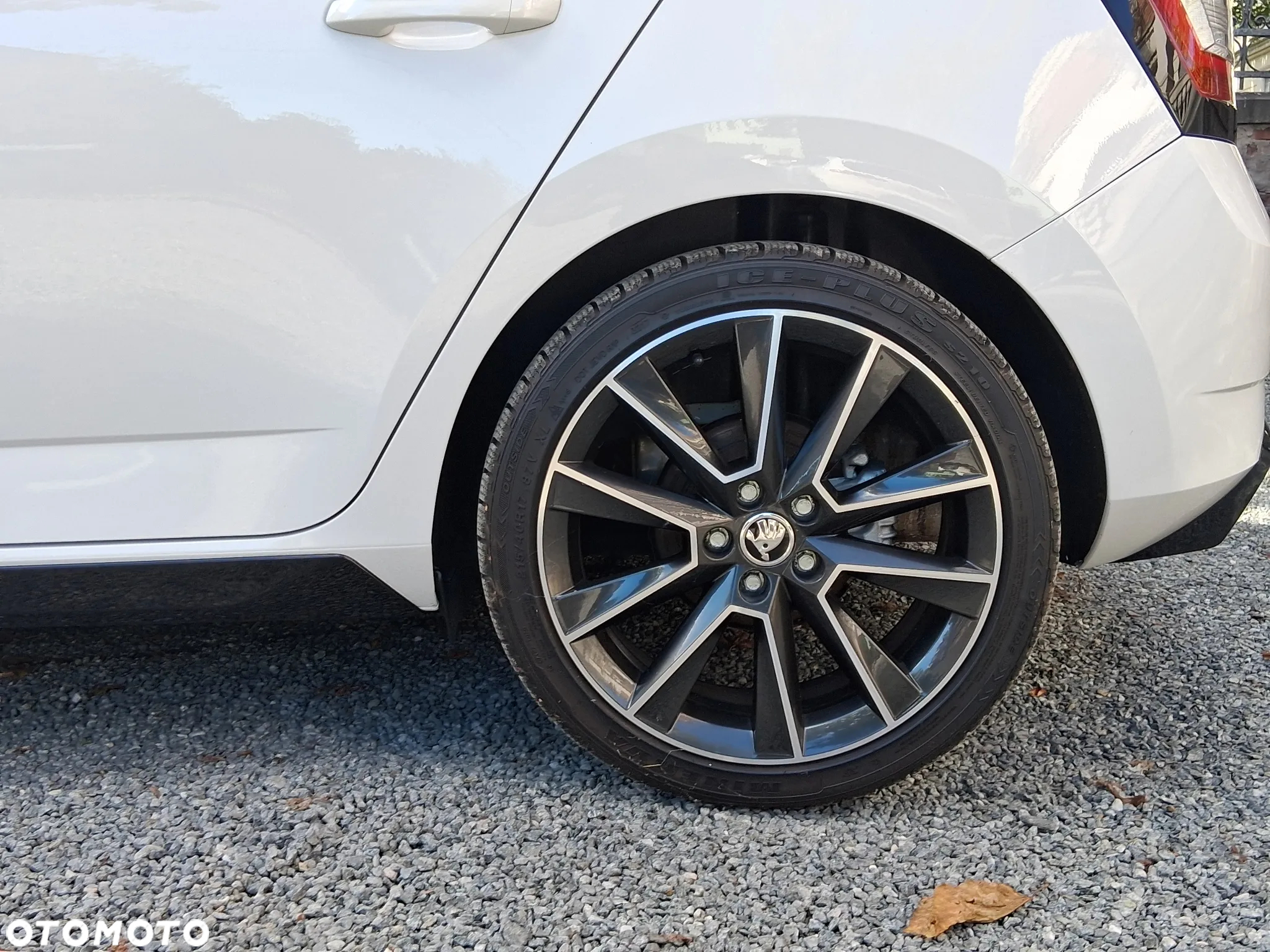 Skoda Fabia 1.4 TSI DSG R5 - 33