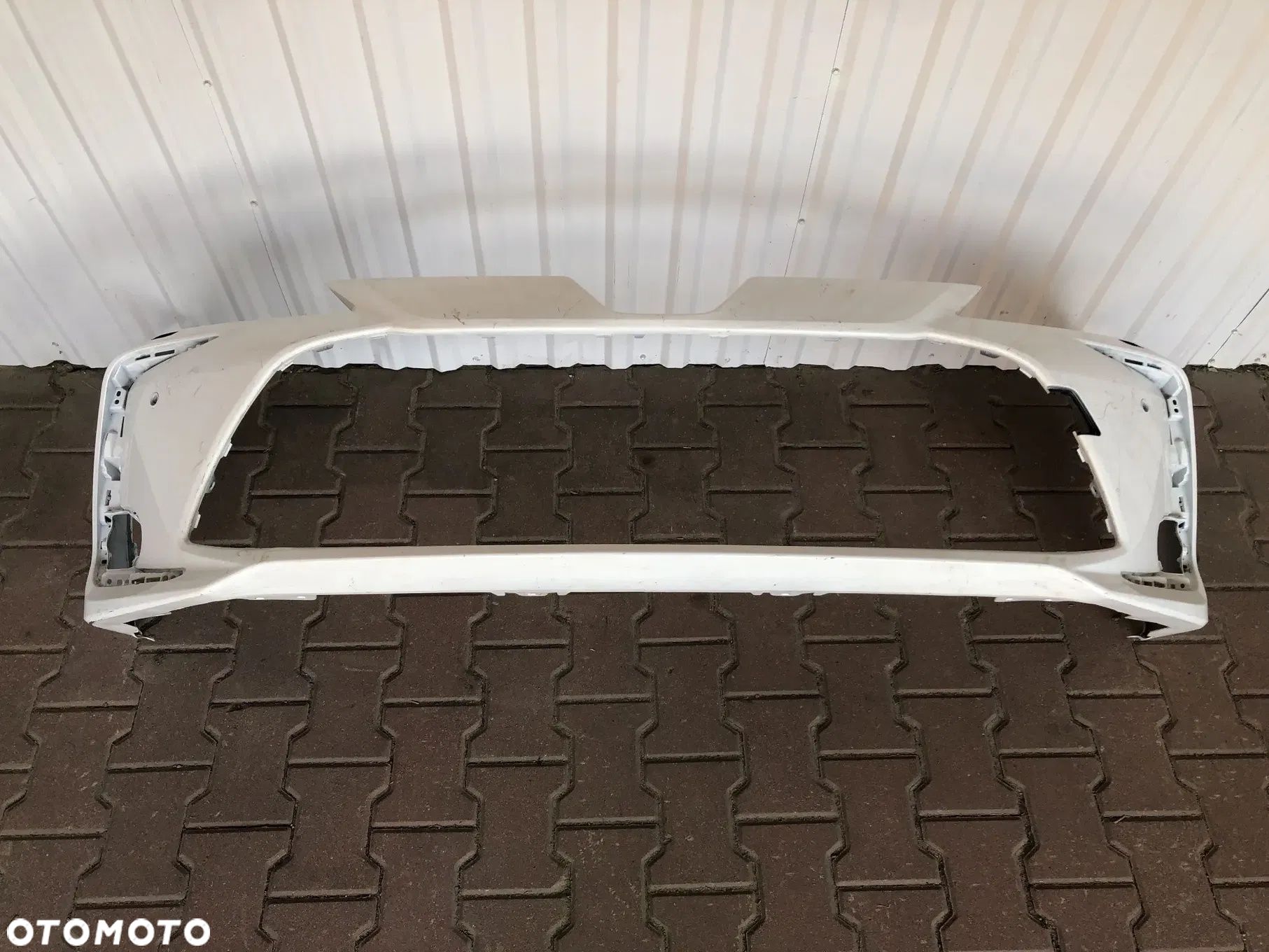 TOYOTA COROLLA E21 SEDAN 19- zderzak przód przedni BARDZO ŁADNY - 1