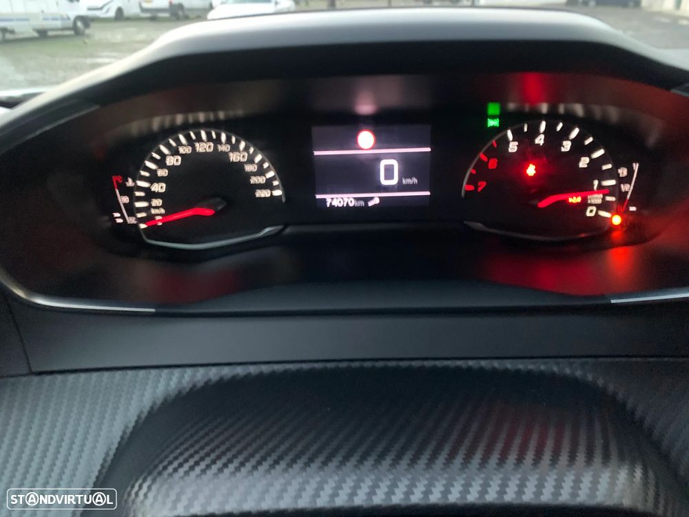 Peugeot 2008 1.5 BlueHDi Allure Pack - 25