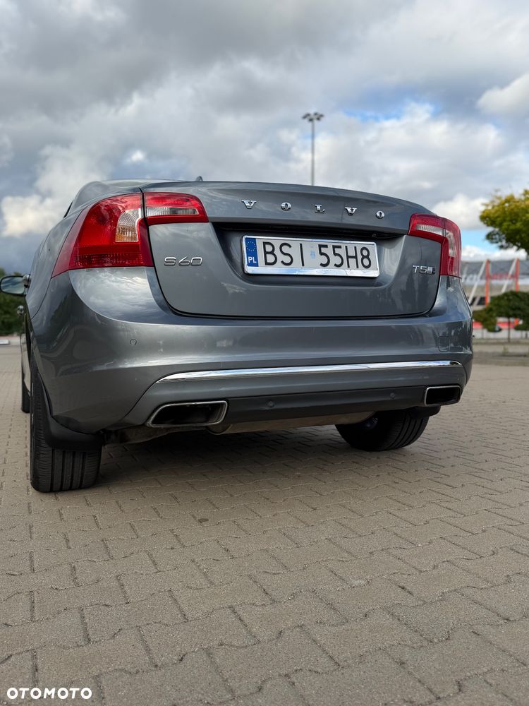Volvo S60 T5 Geartronic Momentum - 37