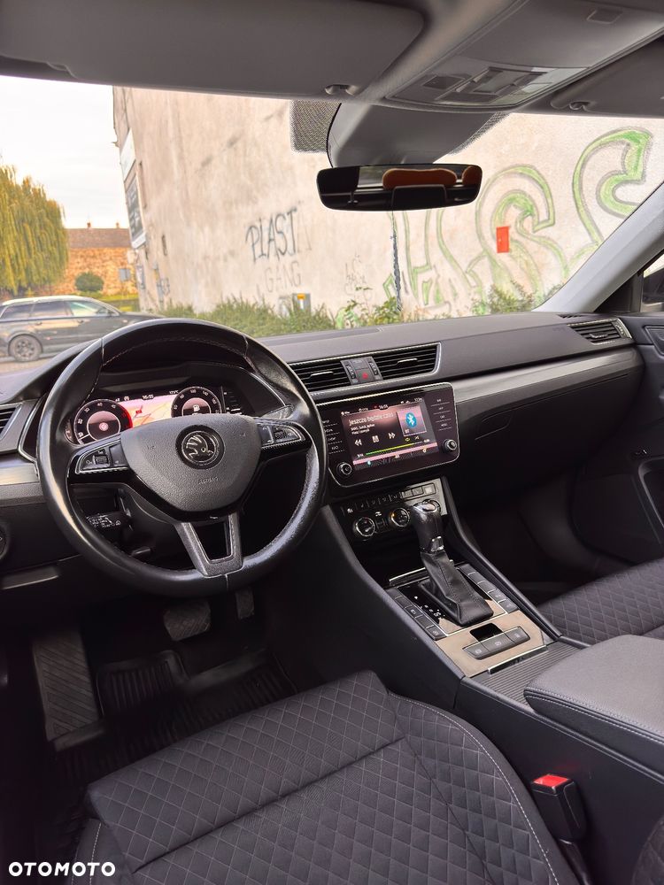 Skoda Superb 2.0 TDI L&K DSG - 5