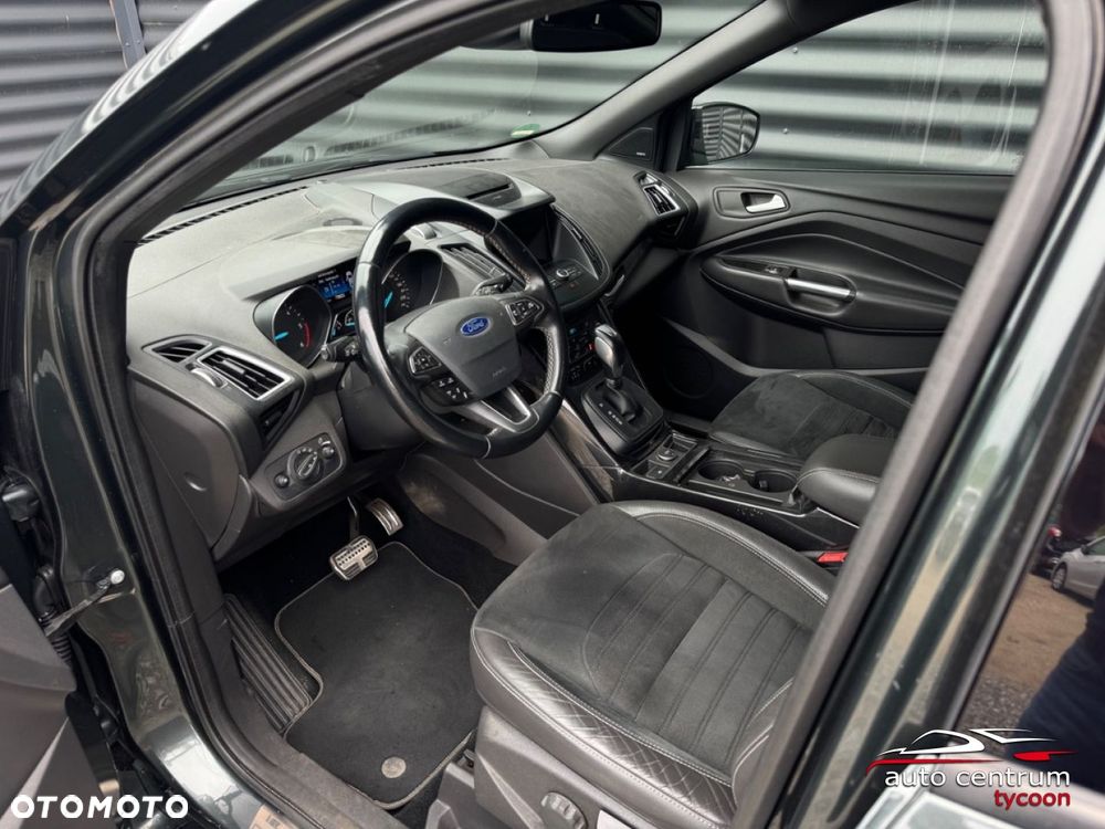 Ford Kuga - 27