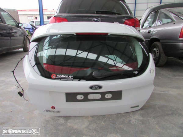 Tampa da mala Ford Focus do ano 2014