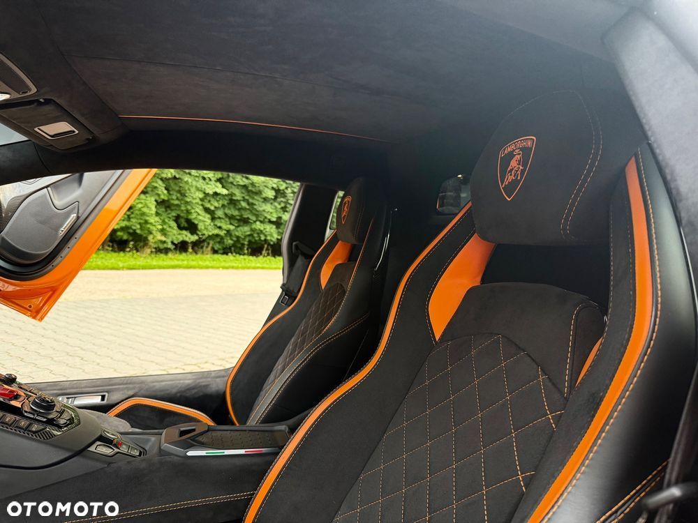 Lamborghini Aventador S - 12