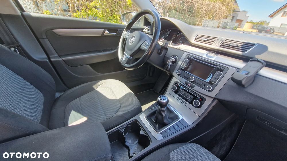 Volkswagen Passat 2.0 TDI BlueMotion Technology Comfortline - 10