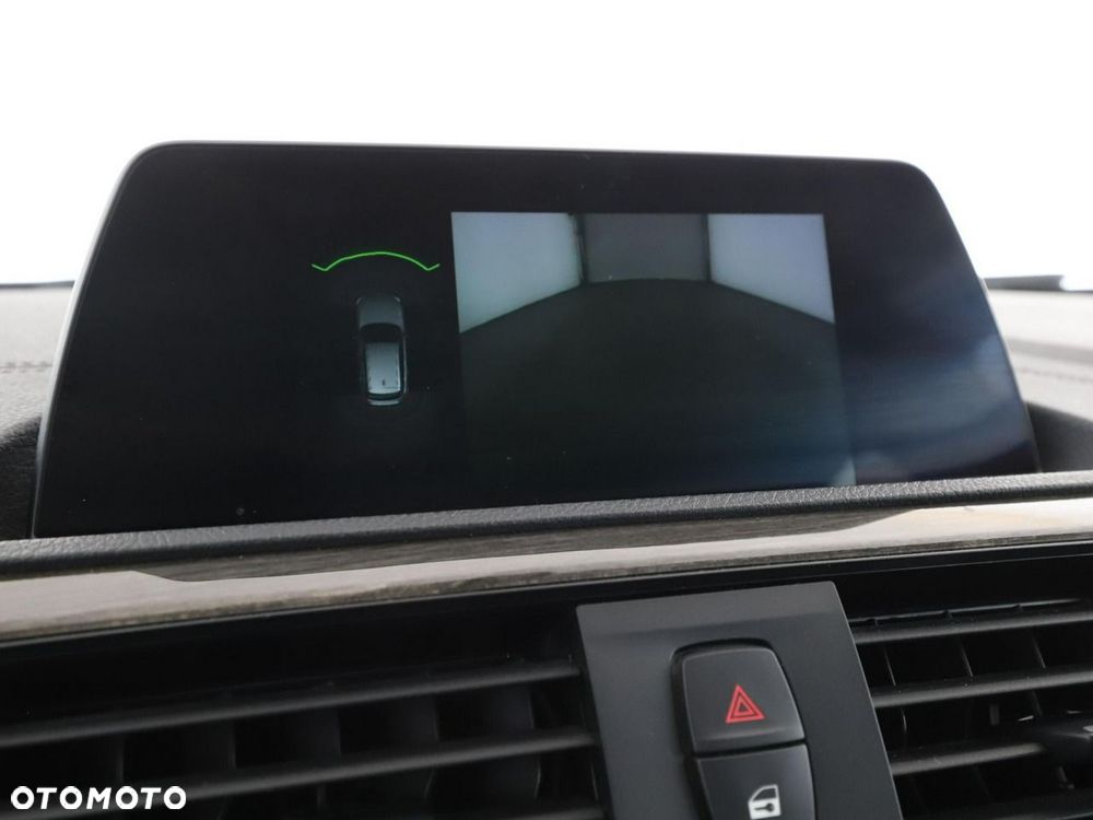 BMW Seria 1 120d xDrive Urban Line - 25