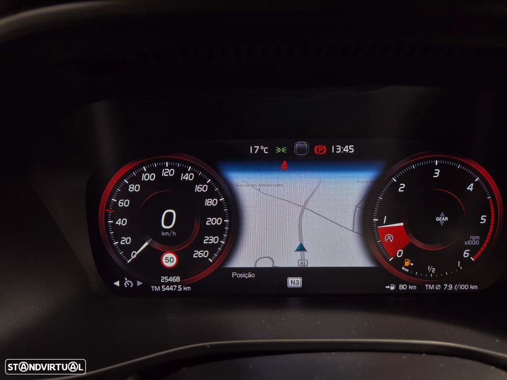 Volvo XC 40 2.0 D3 Momentum Plus - 5