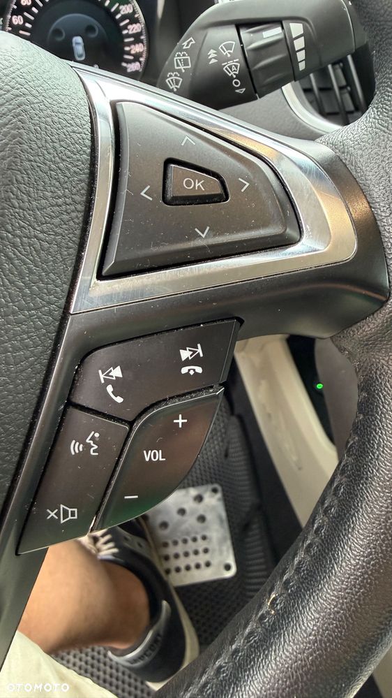 Ford Edge - 18