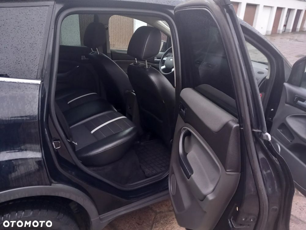 Ford Kuga 2.0 TDCi 2x4 Titanium - 12