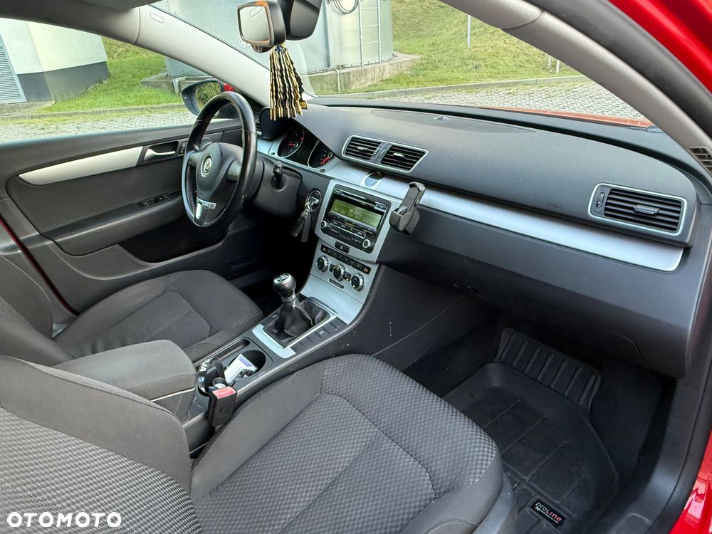Volkswagen Passat 1.6 TDI Trendline - 16