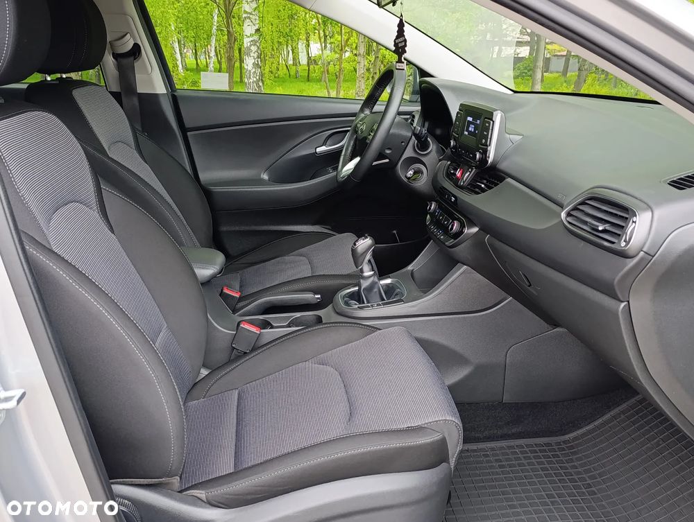 Hyundai i30 1.5 DPI Classic + - 14