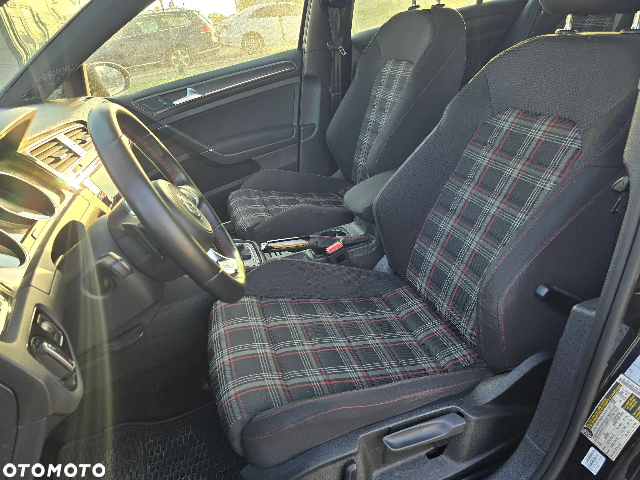Volkswagen Golf GTI Performance BlueMotion Technology DSG - 6