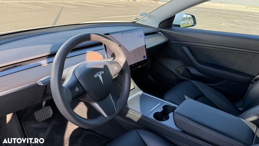 Tesla Model 3 Long Range - 9
