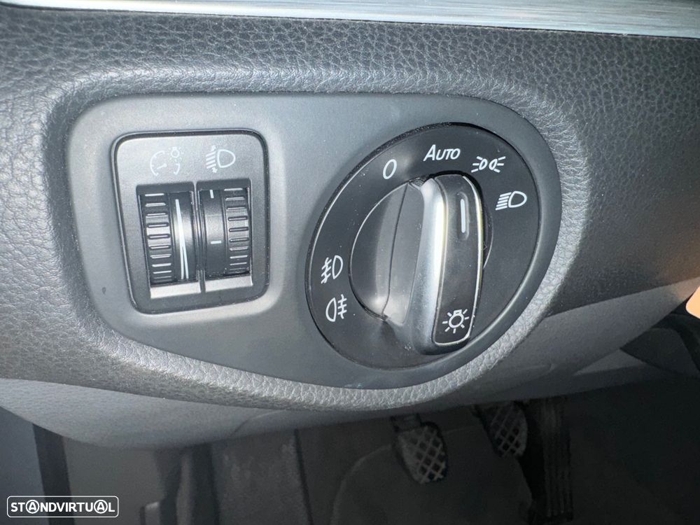 VW Sharan 2.0 TDI Blue Confortline - 14