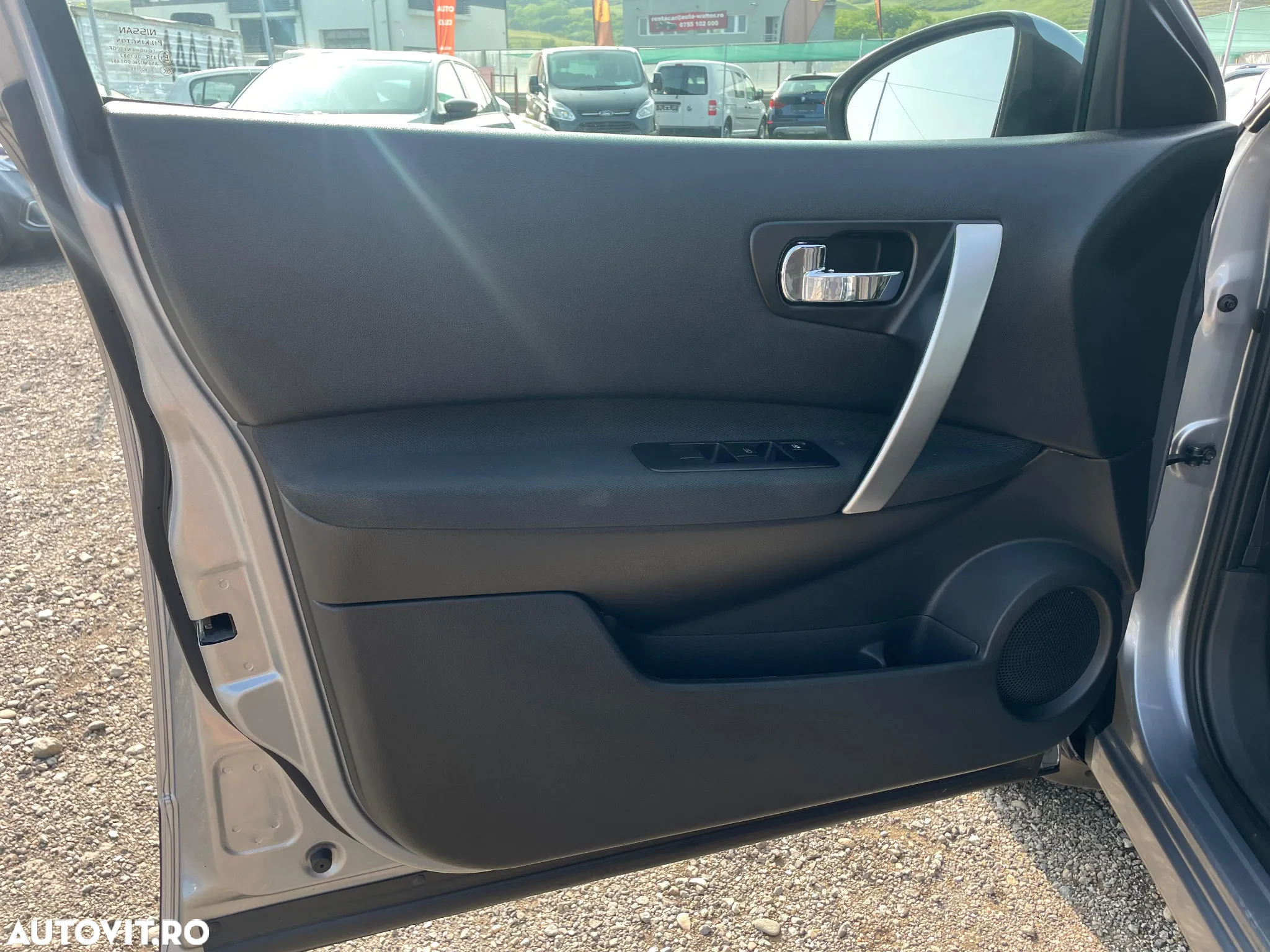 Nissan Qashqai 2.0 DCI 4 x 4 DPF Aut acenta - 10