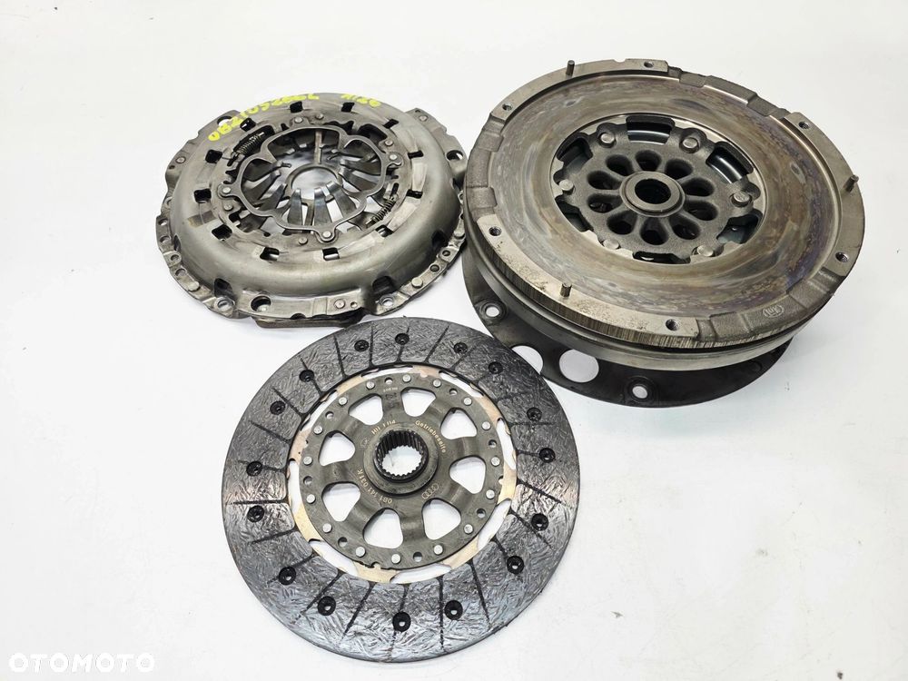 KOŁO DWUMASOWE SPRZĘGŁO AUDI A4 B8 A5 A6 C7 2.0 TDI TFSI 0B2105266L 1/26 - 2