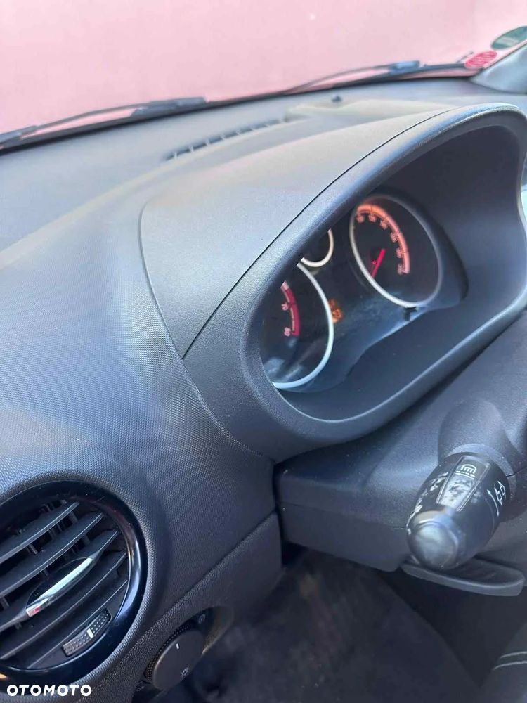 Opel Corsa - 10