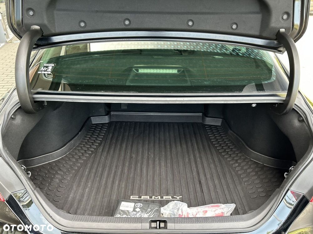 Toyota Camry 2.5 Hybrid Prestige CVT - 23