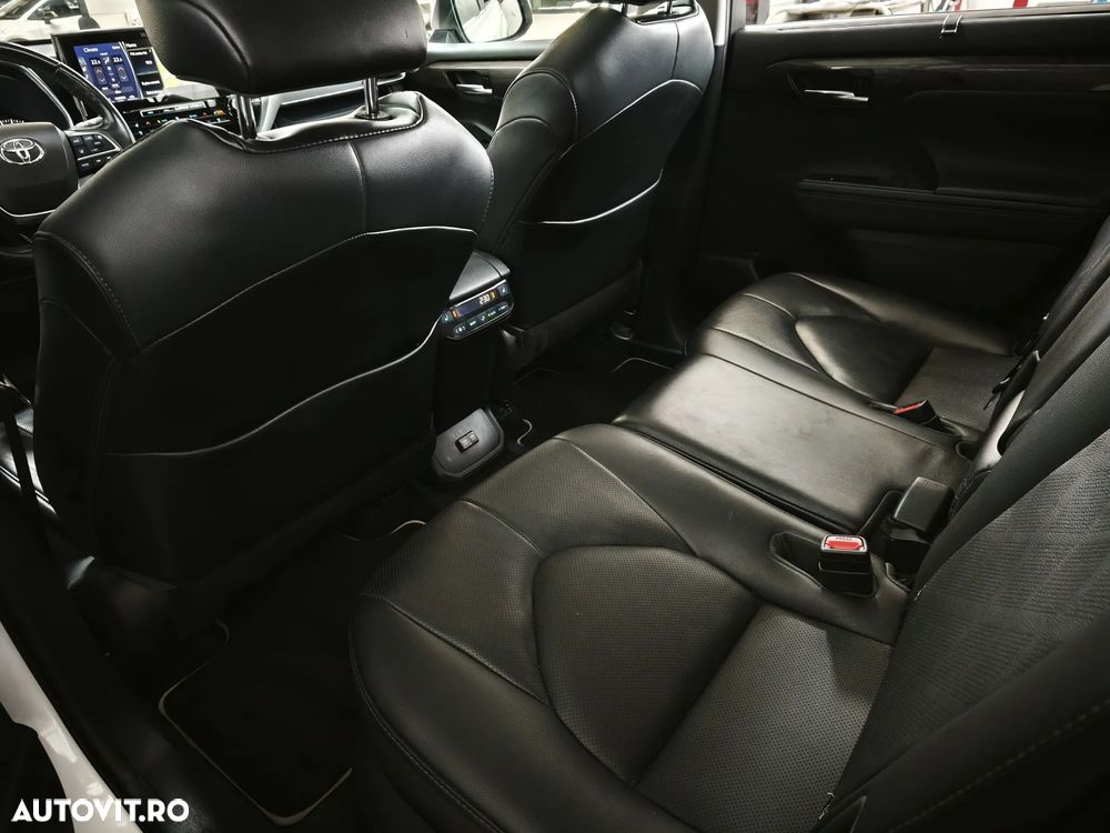 Toyota Highlander 2.5 Hybrid Luxury - 12