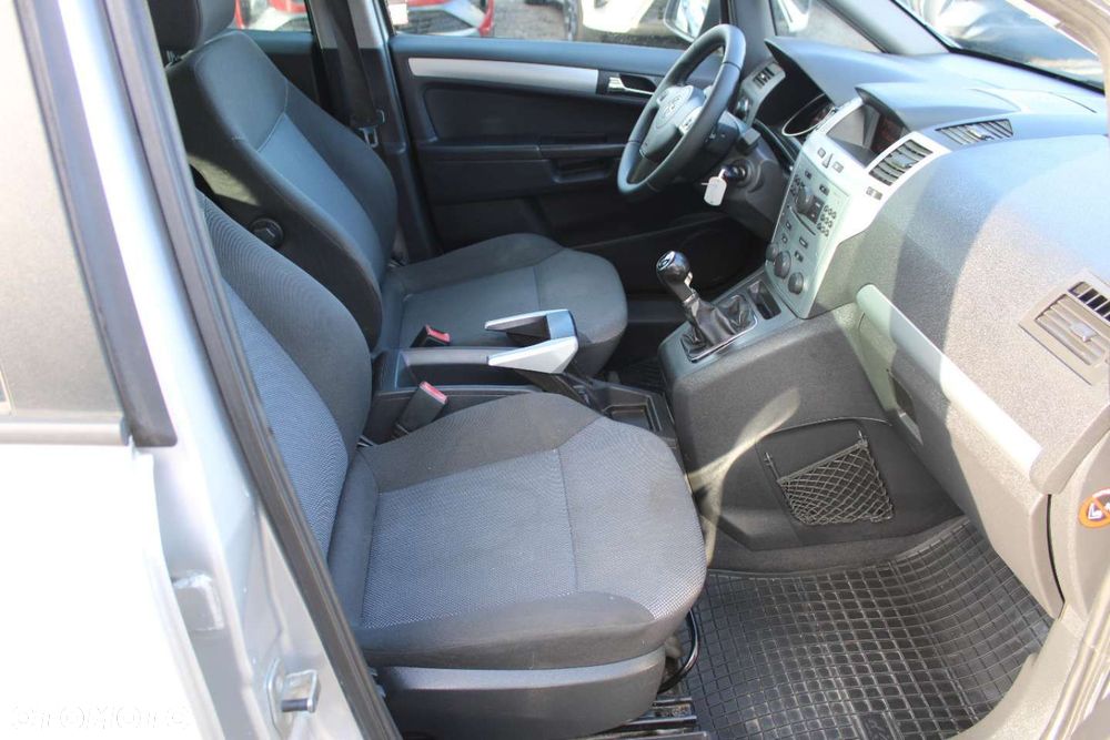 Opel Zafira - 26