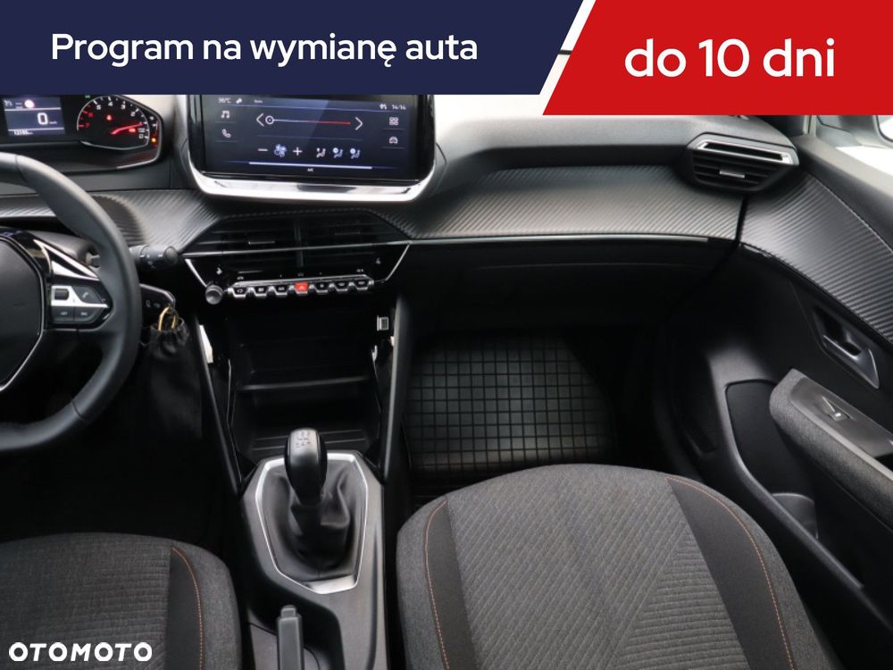Peugeot 208 - 10