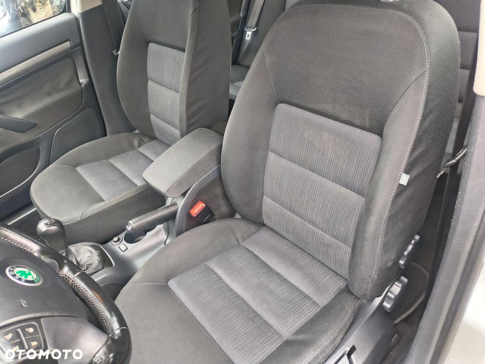 Skoda Octavia 1.6 FSI Elegance - 15