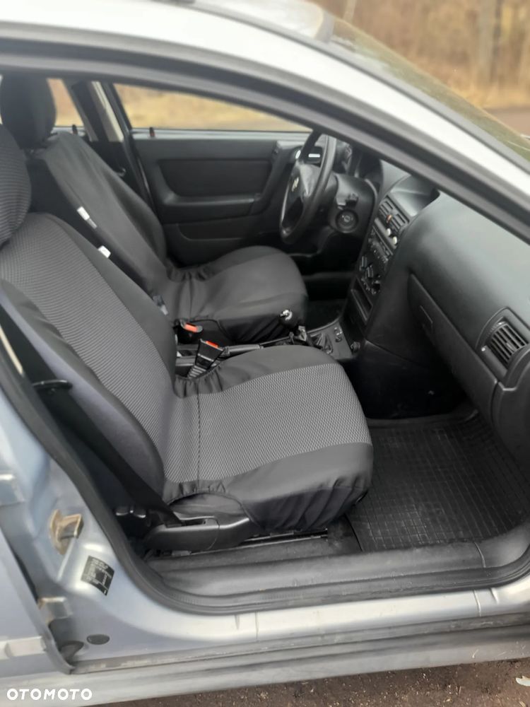 Opel Astra 1.4 16v Family - 9