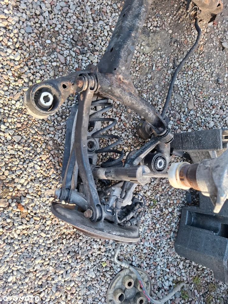 AUDI A4 B9 AVANT ZAWIESZENIE TYŁ TYLNE KOMPLETNE BELKA OŚ - 2