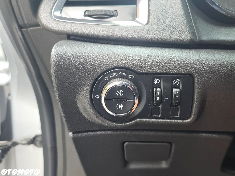 Opel Astra 1.4 Turbo Cosmo - 17