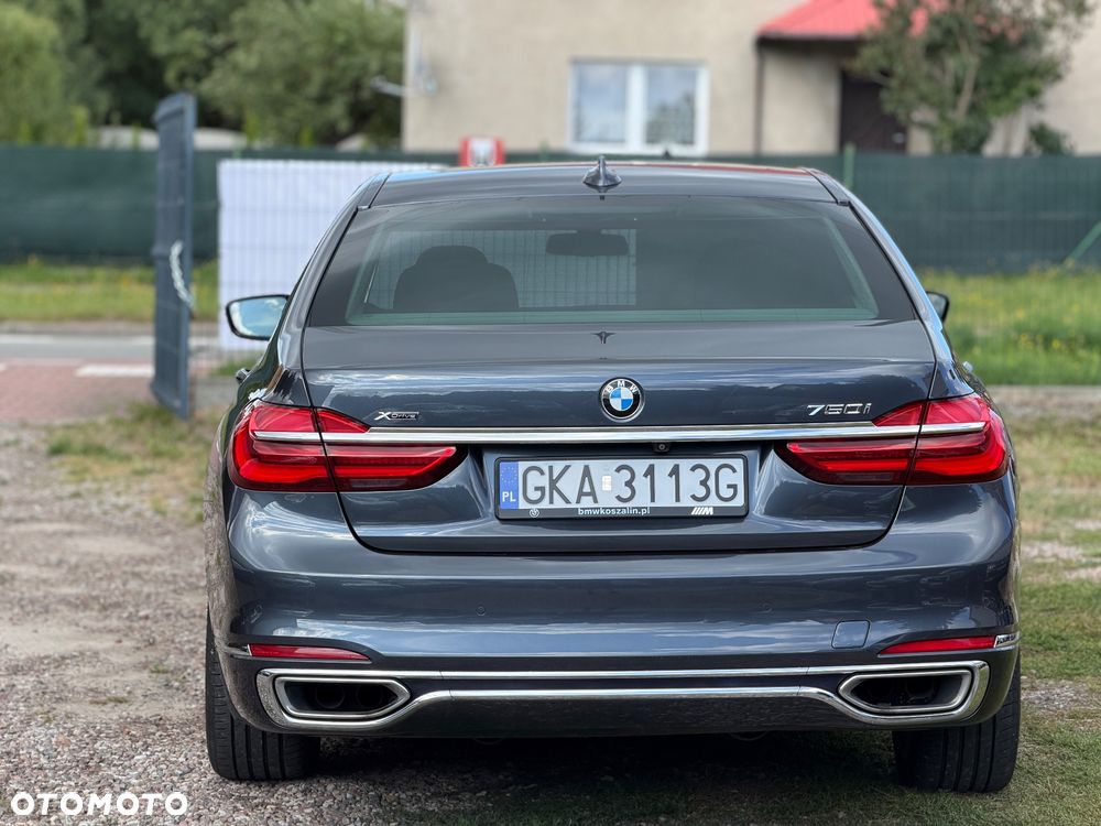 BMW Seria 7 750i xDrive - 14