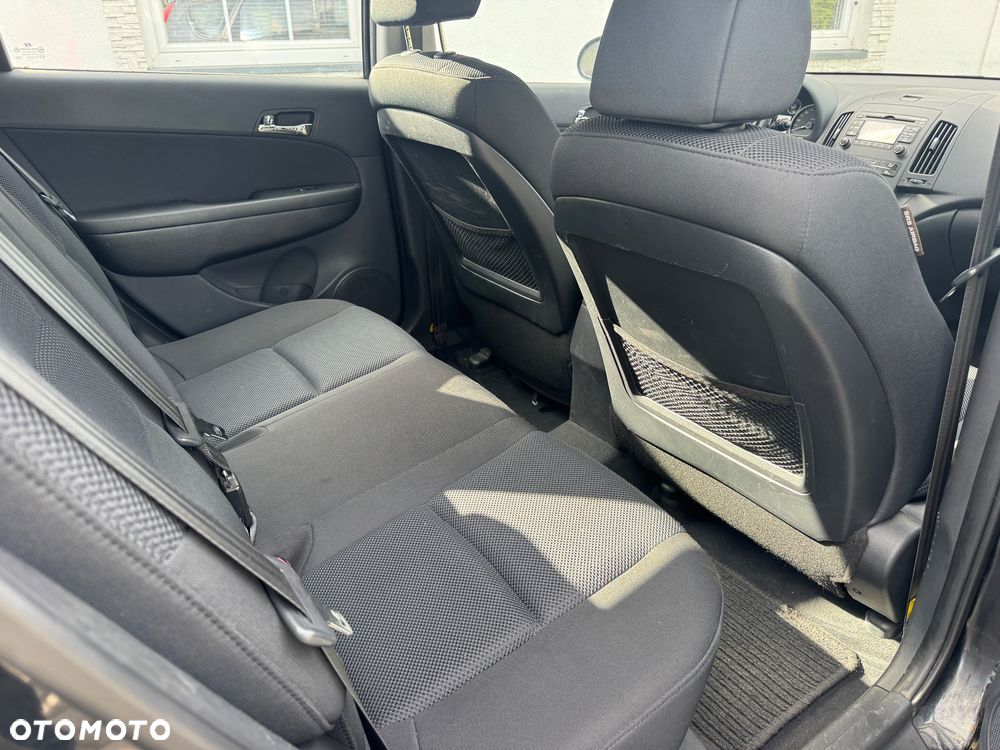 Hyundai i30 i30cw 1.6 CRDi Edition 20 - 13