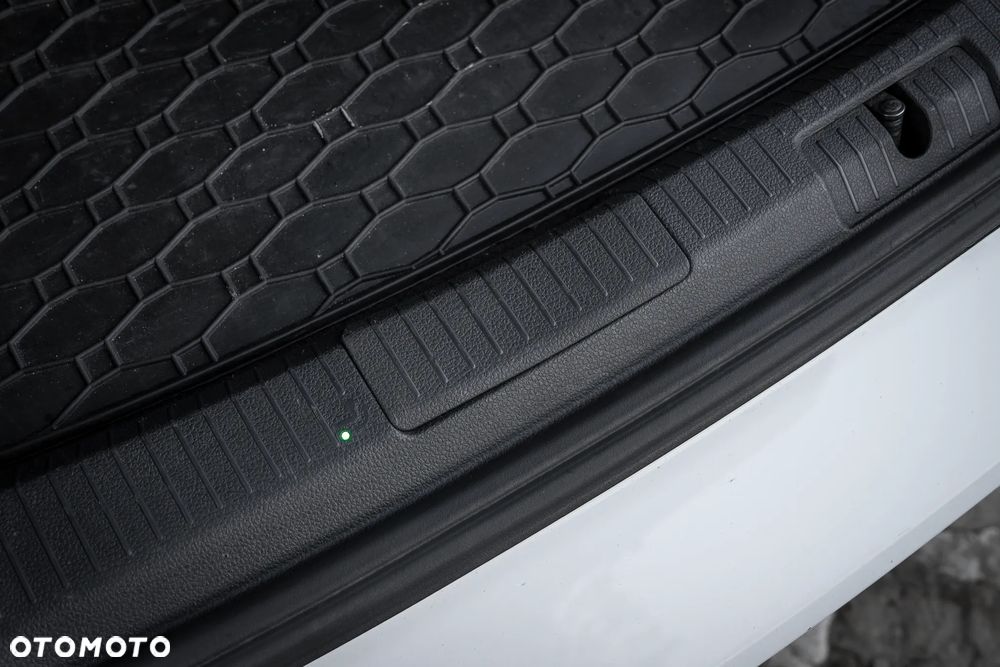 Volkswagen Golf Variant 1.4 TSI BlueMotion Technology DSG Highline - 31