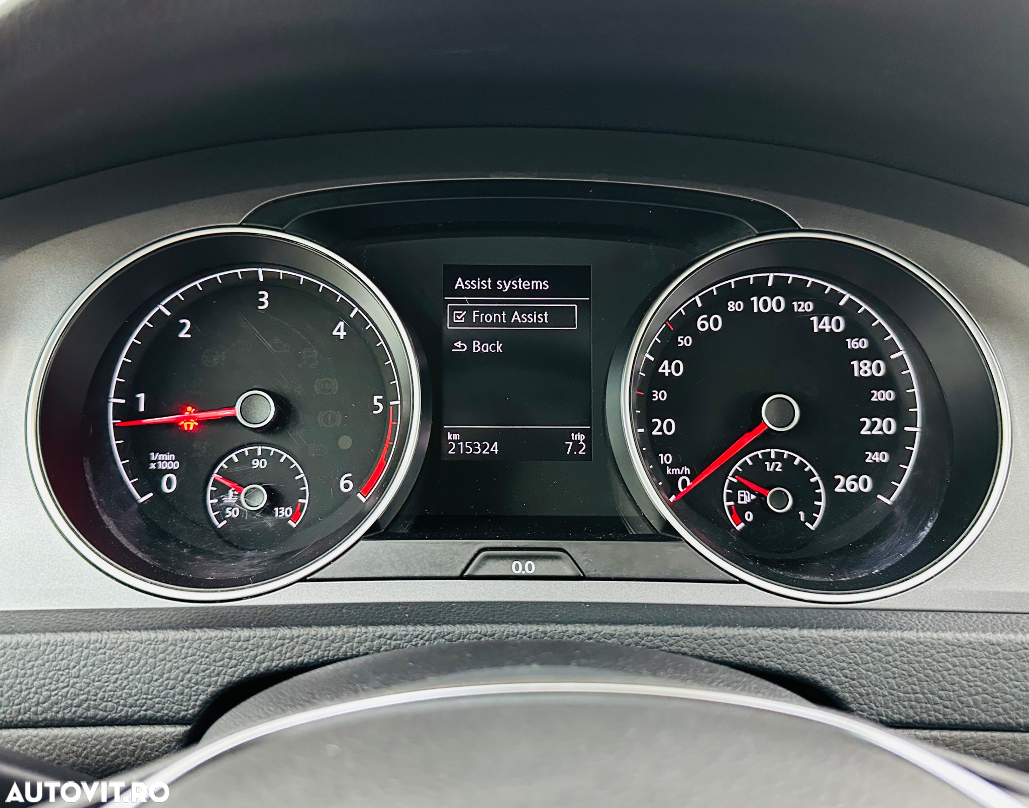Volkswagen Golf 1.6 TDI BlueMotion Technology Comfortline - 34
