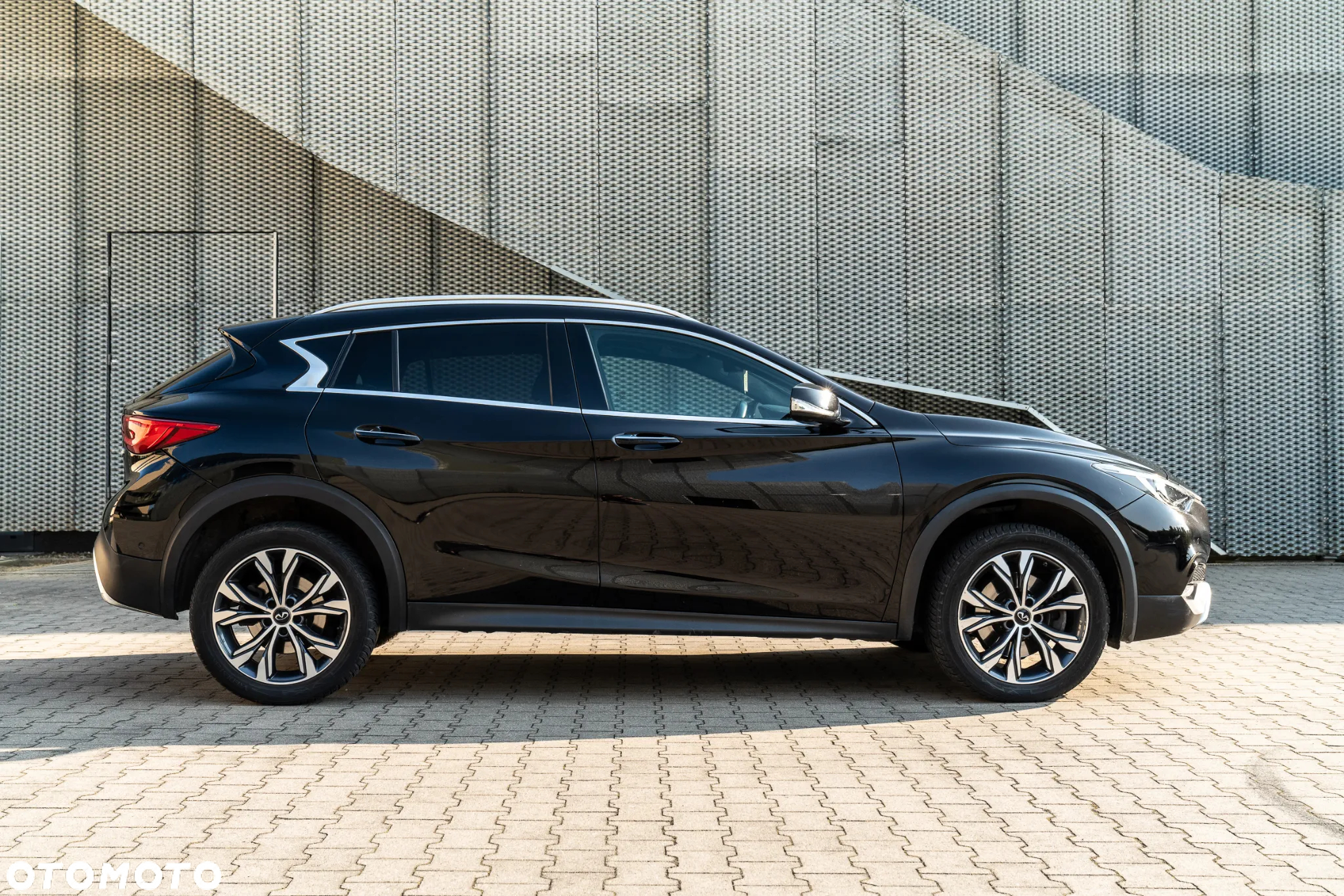 Infiniti QX - 10