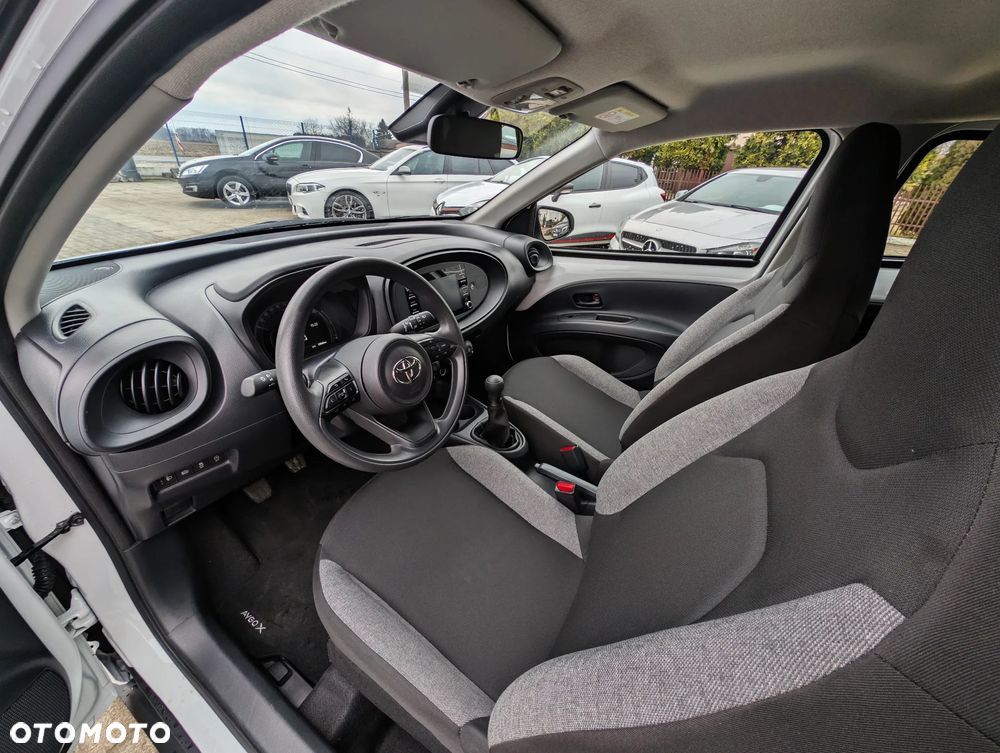 Toyota Aygo X Business Edition - 24