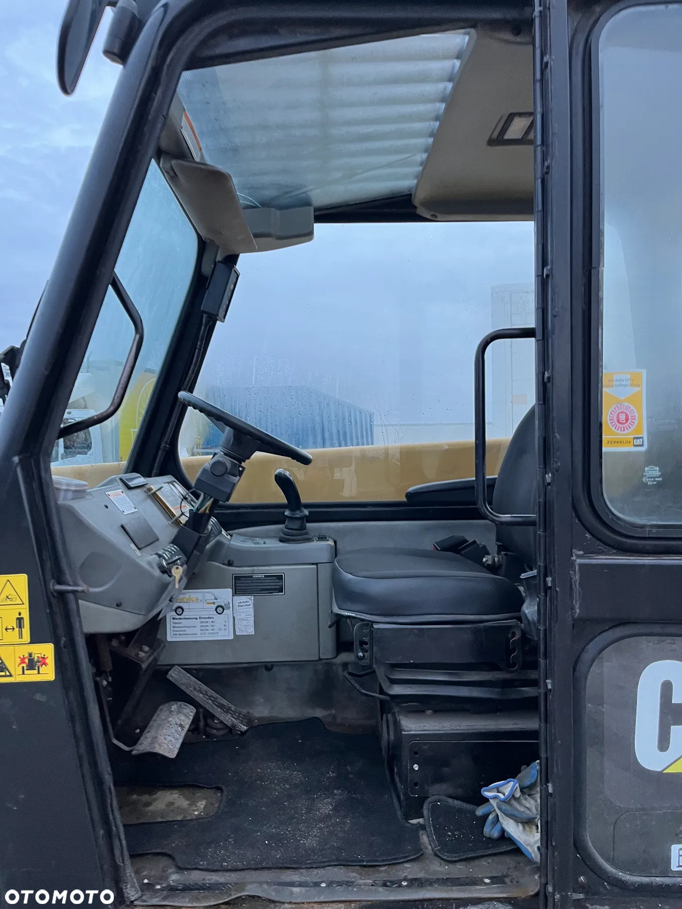 Caterpillar - 24