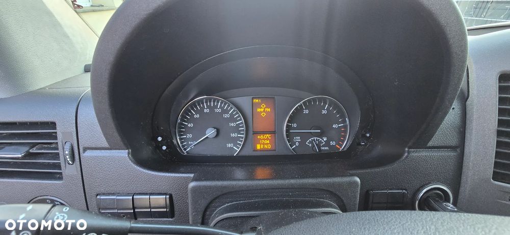 Mercedes-Benz Sprinter 319 - 10