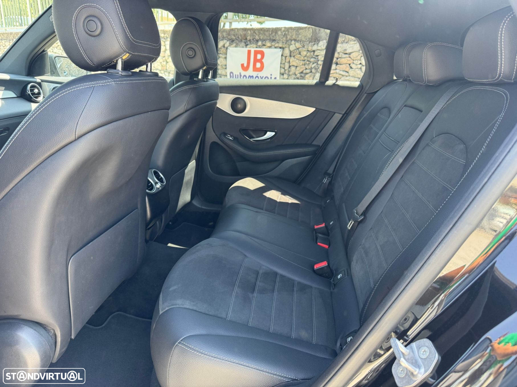 Mercedes-Benz GLC 300 - 16