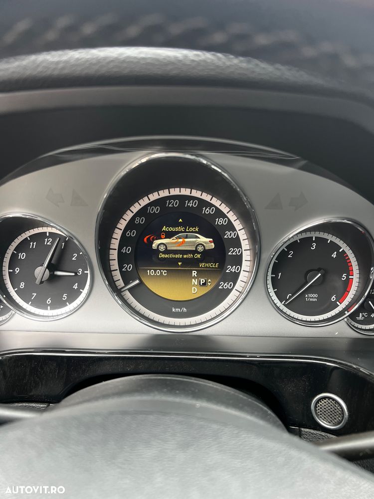 Mercedes-Benz E 220 CDI DPF BlueEFFICIENCY 7G-TRONIC Avantgarde - 29