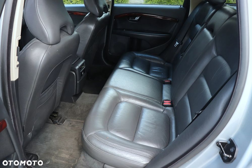 Volvo V70 D5 Summum - 21