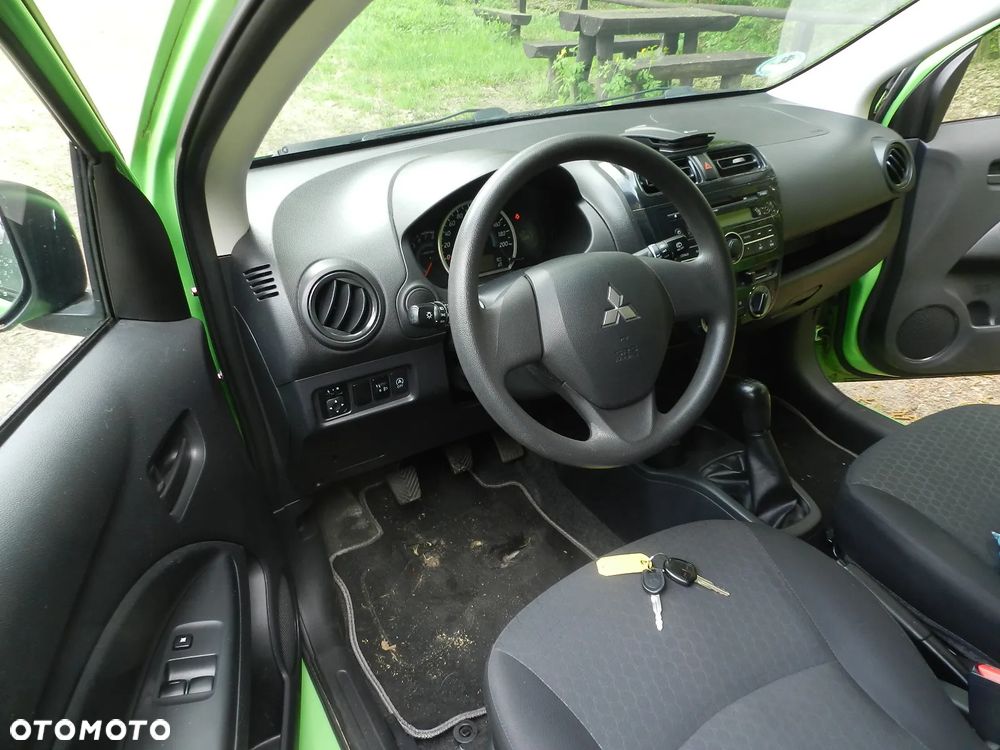 Mitsubishi Space Star - 13