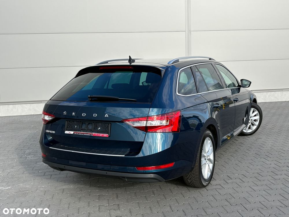 Skoda Superb Combi 2.0 TDI DSG Ambition - 8